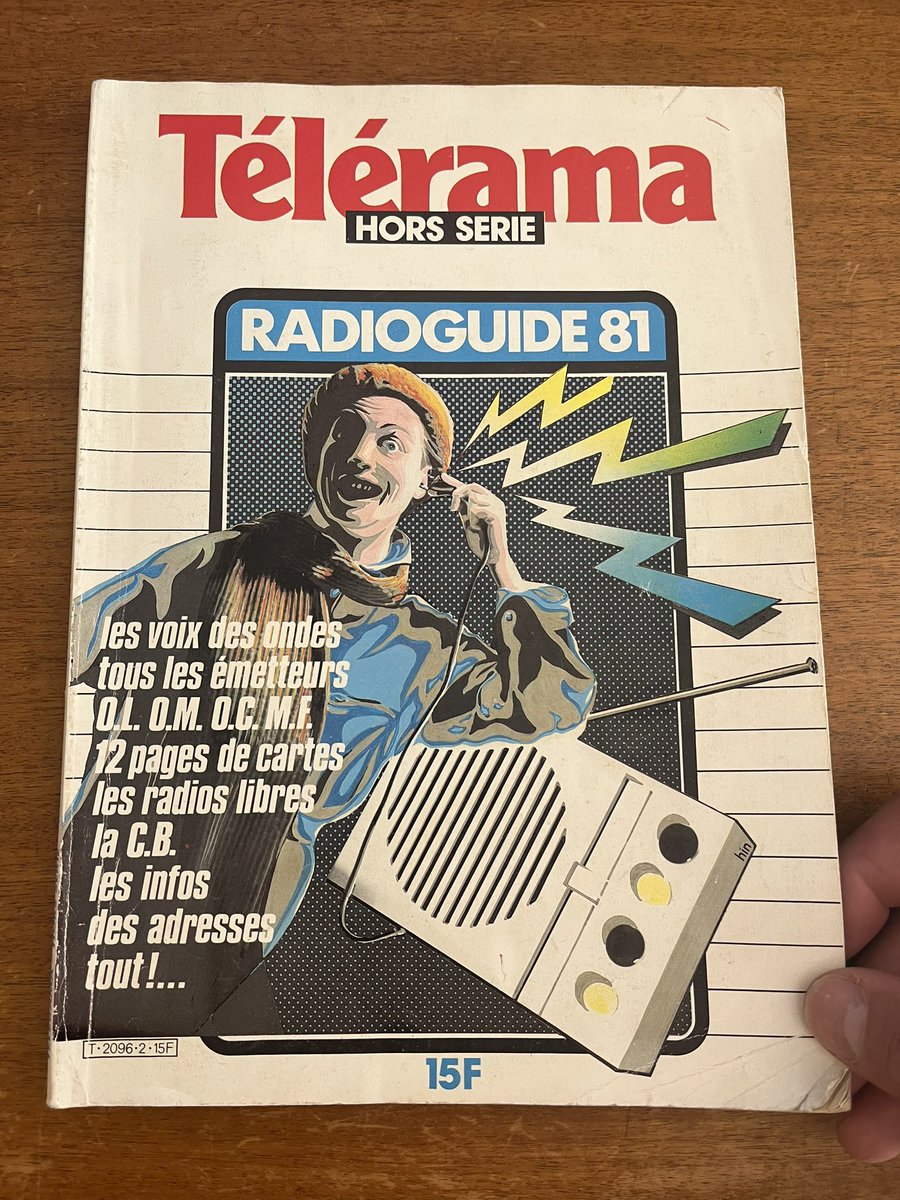 C’est un collector exceptionnel de l’été avec ce RADIOGUIDE Télérama.Un hors série de 100 pages paru pour l’été 1981 pour tout savoir et bien capter sa radio préférée.Un guide vite dépassée avec seulement 2 pages sur les radios libres et 38 fréquences avec la libération de la FM