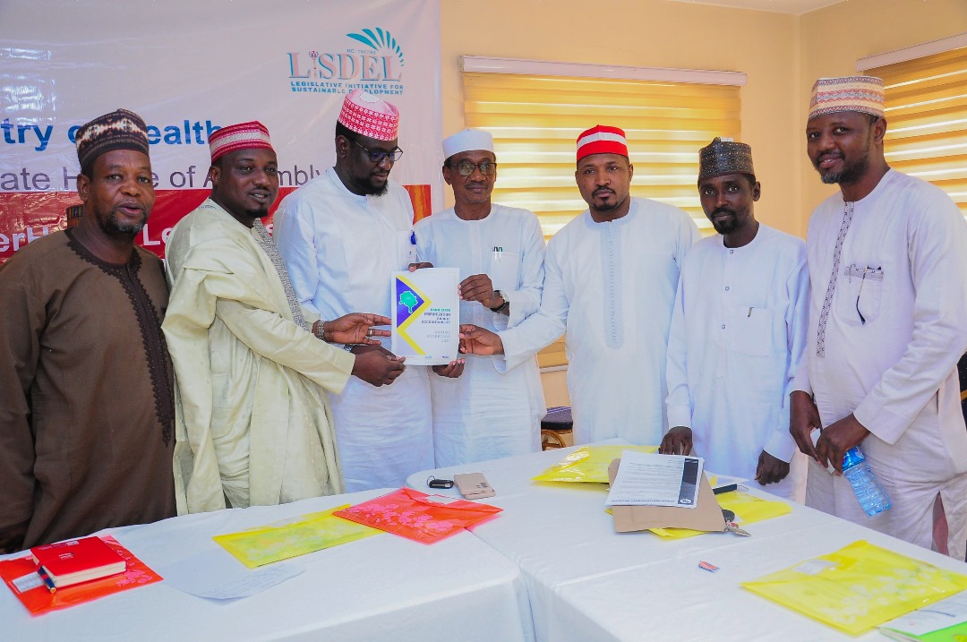 M. S. Abdullahi (@man_rabs99) on Twitter photo The CoP members presented the draft 2024 immunization budget accountability scorecard, developed by the <a href="/AHBNetwork/">Africa Health Budget Network</a> (AHBN) and African Field Epidemiology Network <a href="/AFENETAfrica/">AFENETAfrica</a> (AFENET) consortium with funding from <a href="/gavi/">Gavi, the Vaccine Alliance</a> . The CoP members presented the draft 2024 immunization budget accountability scorecard, developed by the <a href="/AHBNetwork/">Africa Health Budget Network</a> (AHBN) and African Field Epidemiology Network <a href="/AFENETAfrica/">AFENETAfrica</a> (AFENET) consortium with funding from <a href="/gavi/">Gavi, the Vaccine Alliance</a> .