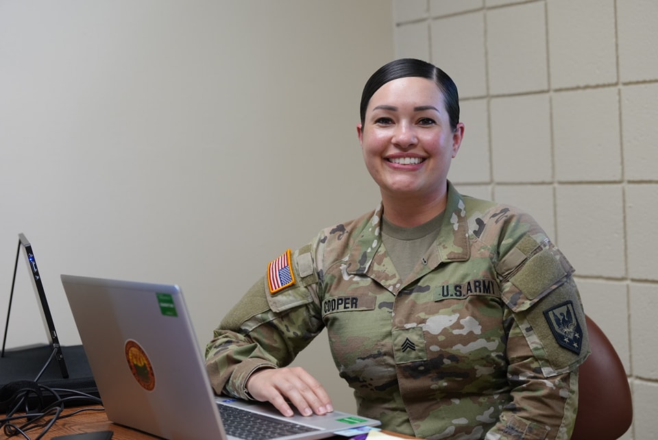Missouri_NG's tweet image. 🎖️ #SoldierSpotlight: Sgt. Kira Cooper
A human resources specialist with the 110th MEB, Cooper plays a vital role in supporting personnel operations both in garrison and during training. Inspired by her husband, she joined the #MoGuard to build a lasting career. #CitizenSoldier