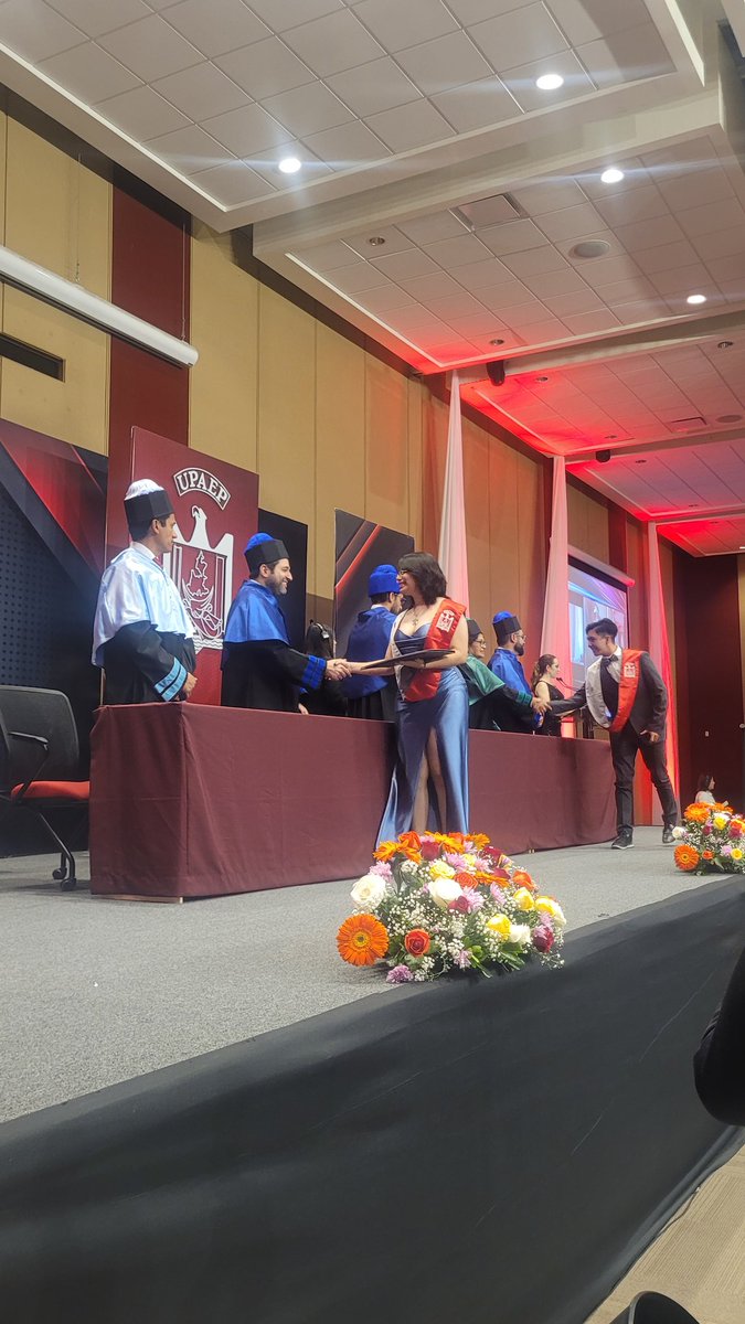 ¡Hoy es un día para recordar! 🎓✨
Celebramos a quienes con esfuerzo, dedicación y pasión, culminan una etapa y se preparan para volar más alto.
¡Felicidades, #Generación2025 de Prepa UPAEP Santiago!  🦅✨️

#GraduaciónPrepasUPAEP