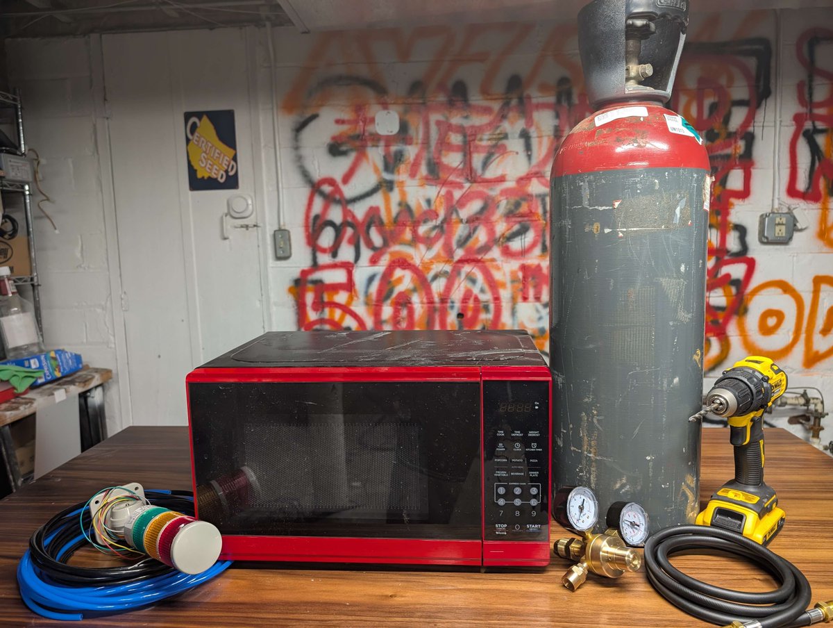 IN 3 HOURS (6PM EDT) we're making an inverse microwave, instead of making food hot really fast, it will make food cold really fast