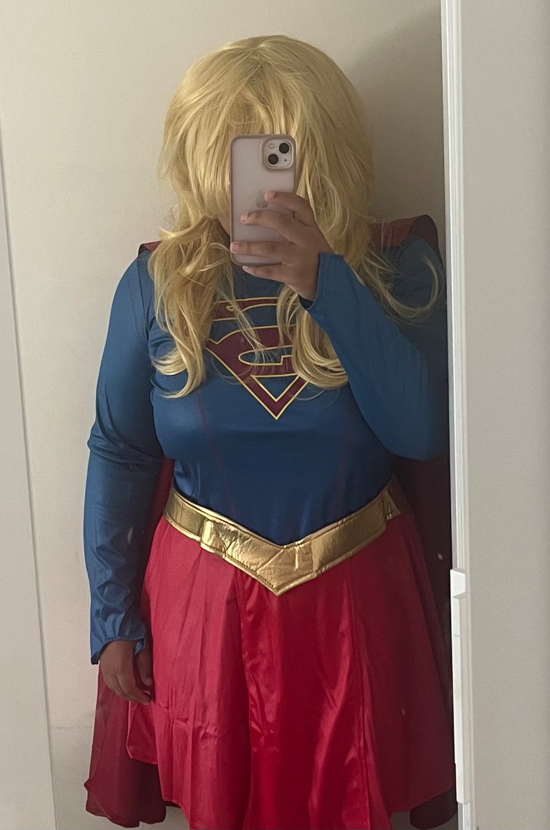 ComicLoverMari's tweet image. Supergirl