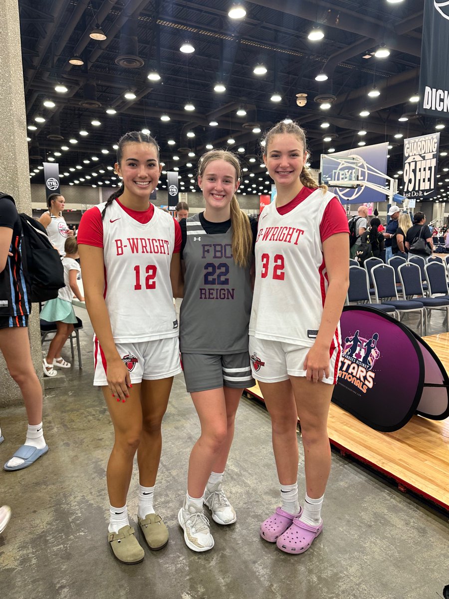 It was fun being able to watch my <a href="/ladywildcat_wbb/">Lady Wildcats Basketball</a> teammates play today at the <a href="/TFNsRun4Roses/">TFN's Run 4 Roses</a>! Thanks for coming to support me as well!