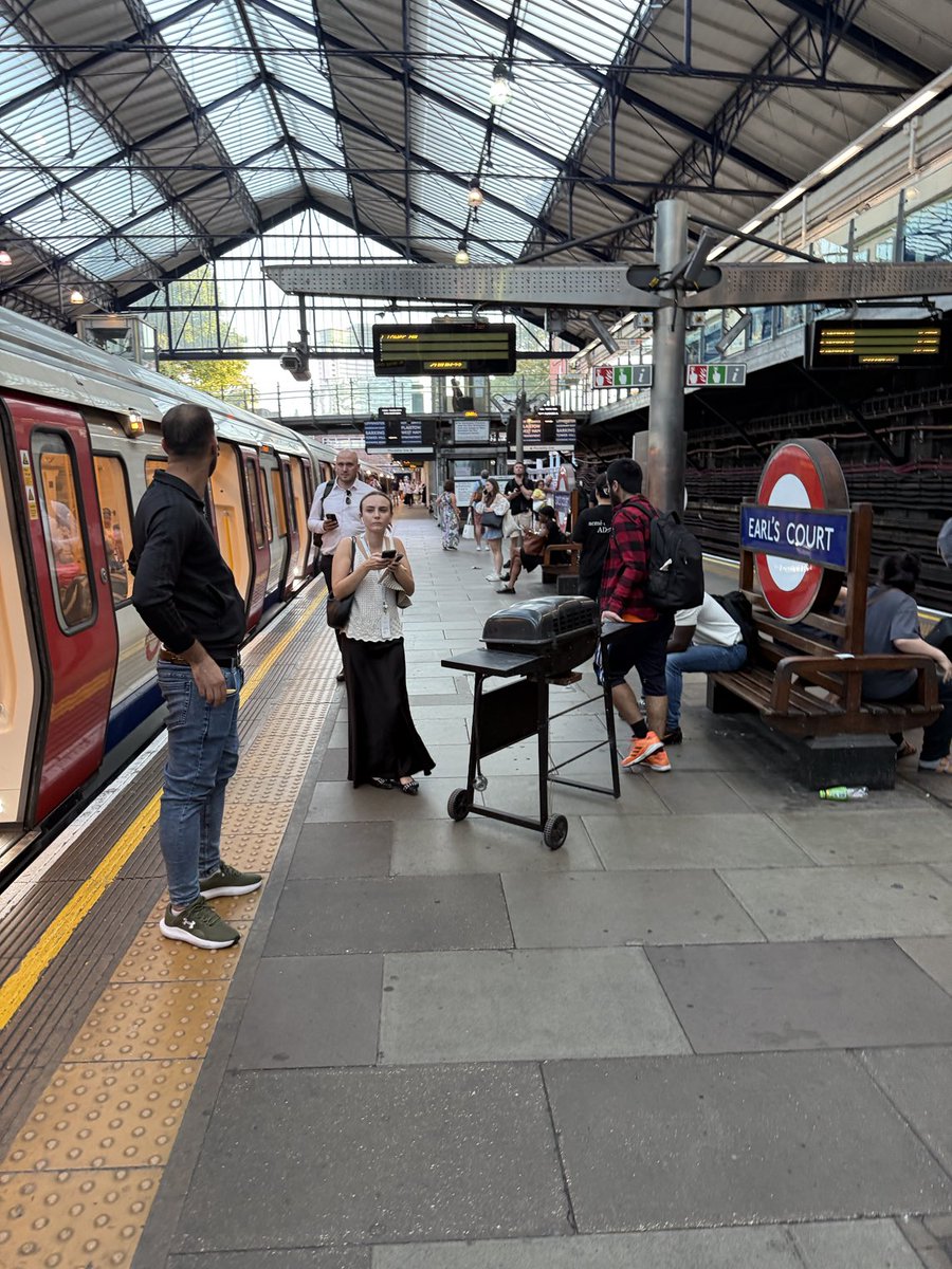 Antonello Guerrera tweet media