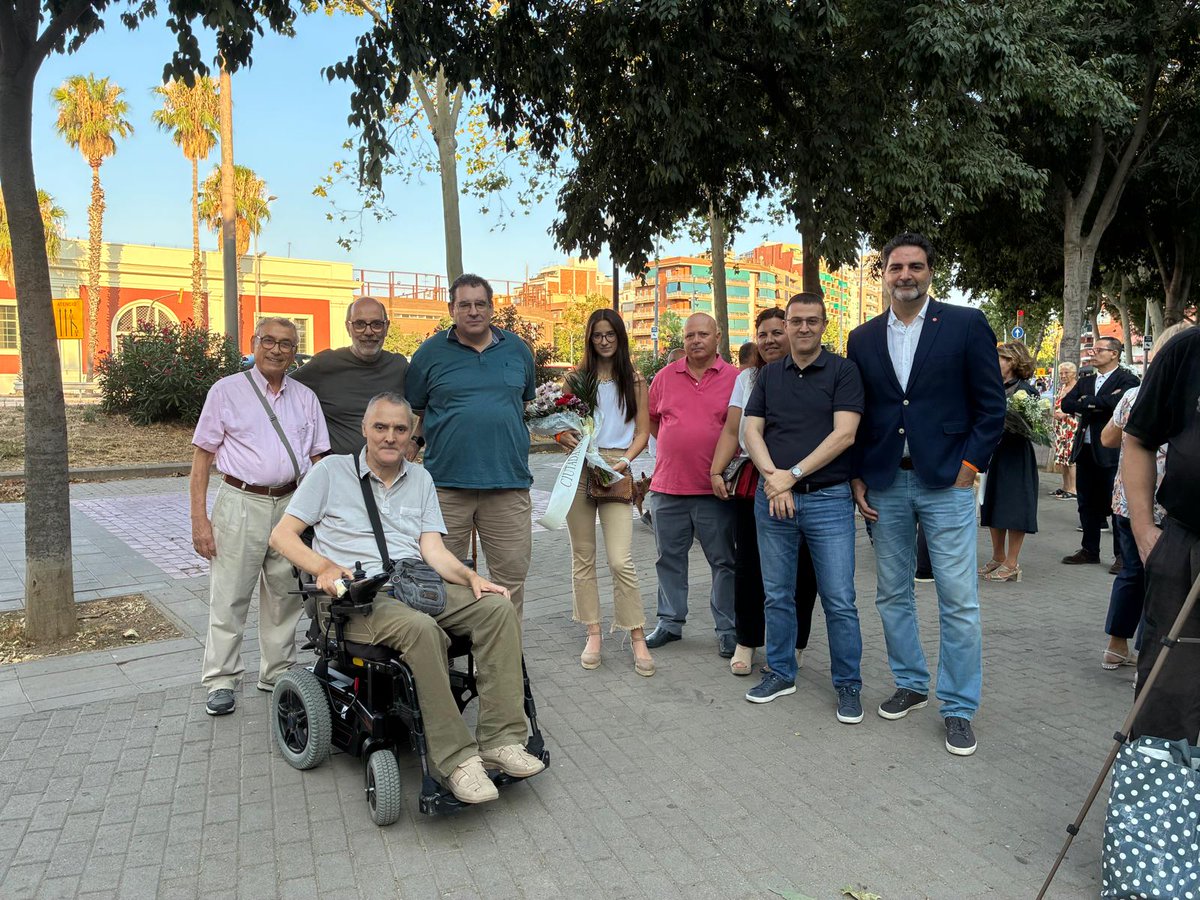 CiutadansCs's tweet image. Hoy nos unimos en memoria y homenaje a Miguel Ángel Blanco, símbolo de valentía y esperanza, asesinado por la banda criminal ETA. 

Desde @CiudadanosCs, reafirmamos nuestro compromiso con la libertad, la unión y la lucha contra la violencia.

Memoria. Dignidad. Justicia