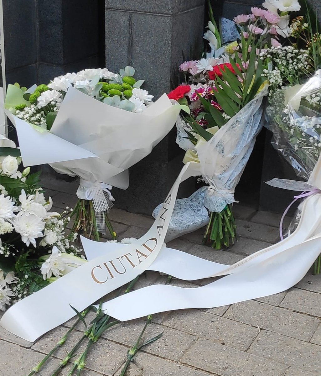 CiutadansCs's tweet image. Hoy nos unimos en memoria y homenaje a Miguel Ángel Blanco, símbolo de valentía y esperanza, asesinado por la banda criminal ETA. 

Desde @CiudadanosCs, reafirmamos nuestro compromiso con la libertad, la unión y la lucha contra la violencia.

Memoria. Dignidad. Justicia