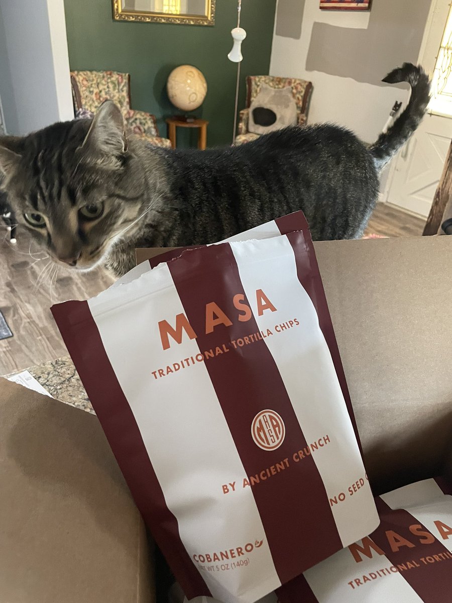 yeahrightgirlhg's tweet image. Bob and I are finally understanding the @Masa_Chips craze