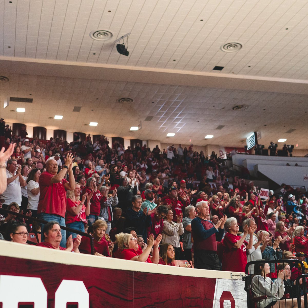 OU_WBBall's tweet image. Five of ESPN’s preseason top-15 teams are coming to the LNC this season. Are you up for the challenge, Sooner Nation?
Get your tickets now! 👇
🎟️ » SoonerSports.com/25WBBTickets