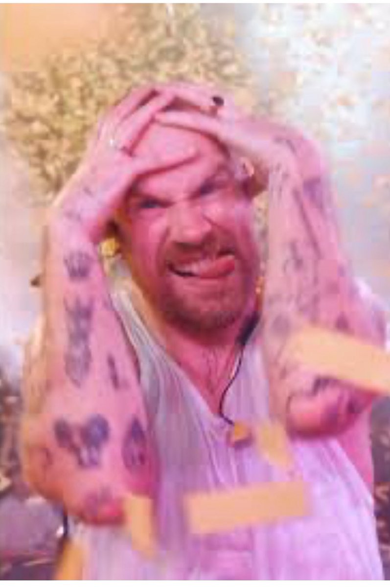 De finalisten hebben vooral gewonnen wat betreft Hollands associaal gedrag in het buitenland. Een rennende Stefan alsmaar “f*ck dit en f*ckingdat”. En Irene die gewoon blijft commanderen in Neder-Engels. #graaaaziemieluhhh #hetperfecteplaatje