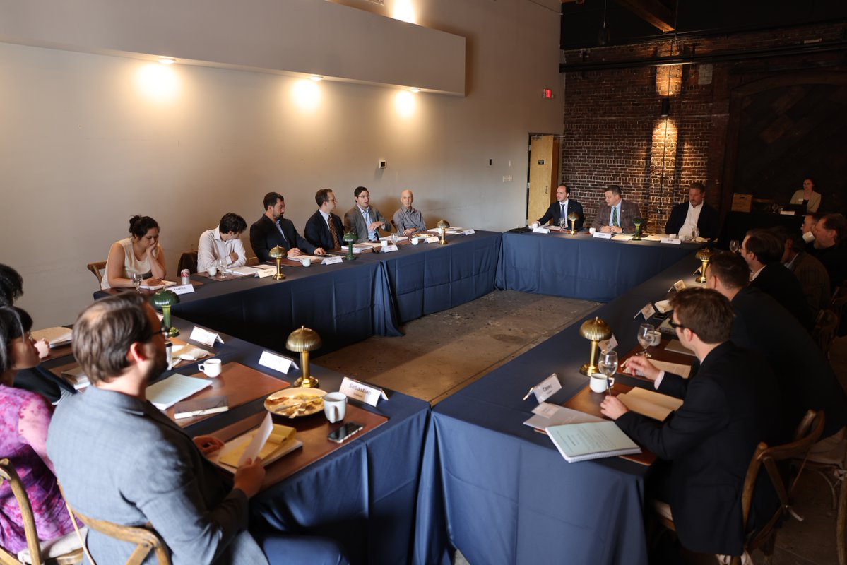 JackMillerCtr's tweet image. Our American Political Tradition Syllabus Workshop at @UTK_civics just wrapped up last week!
Eighteen professors, postdocs, and doctoral candidates gathered for a three-day seminar on the classics of American political thought. They discussed concepts and developed syllabi for…