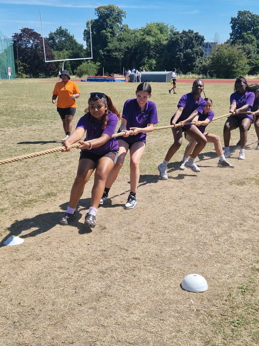 BridgeAcademyE2's tweet image. Today's annual Sports Day was phenomenal, with students participating in a range of track and field events. Well done to all competitors! #SportsDay2025