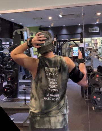 待ちに待った腕トレの日やったけど
本当に力が入らなかった
八王子からの帰り
とても親しい人と酷く揉めて
打ちのめされた
話はついて大丈夫だと思ってたけど
心が体に及ぼす影響の強さよ🥲