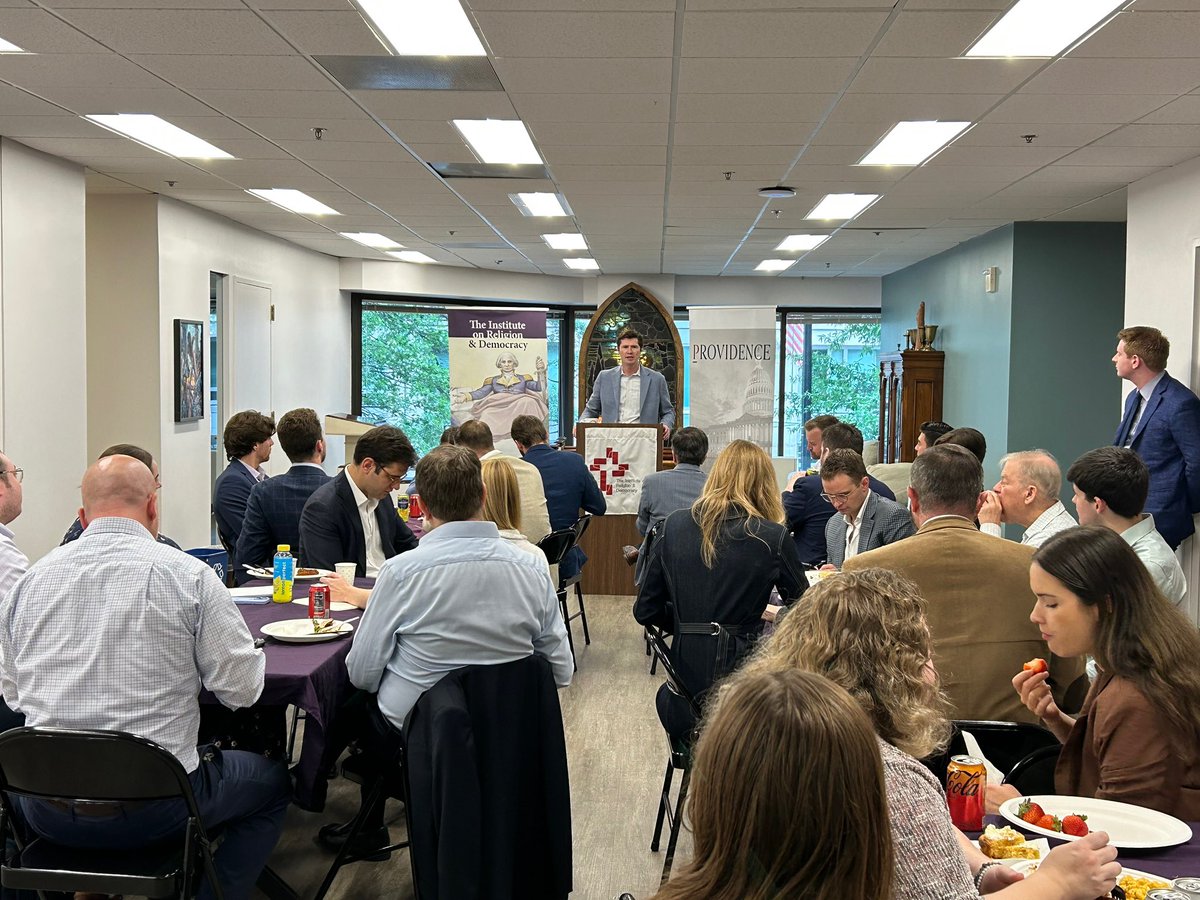 JamesDiddams's tweet image. Thanks so much to @AaronBMacLean for being @ProvMagazine’s July lunch speaker. I recommend everyone listen to Aaron’s podcast, @schoolofwarpod, and particularly the latest episode on Cromwell and the English Civil War.