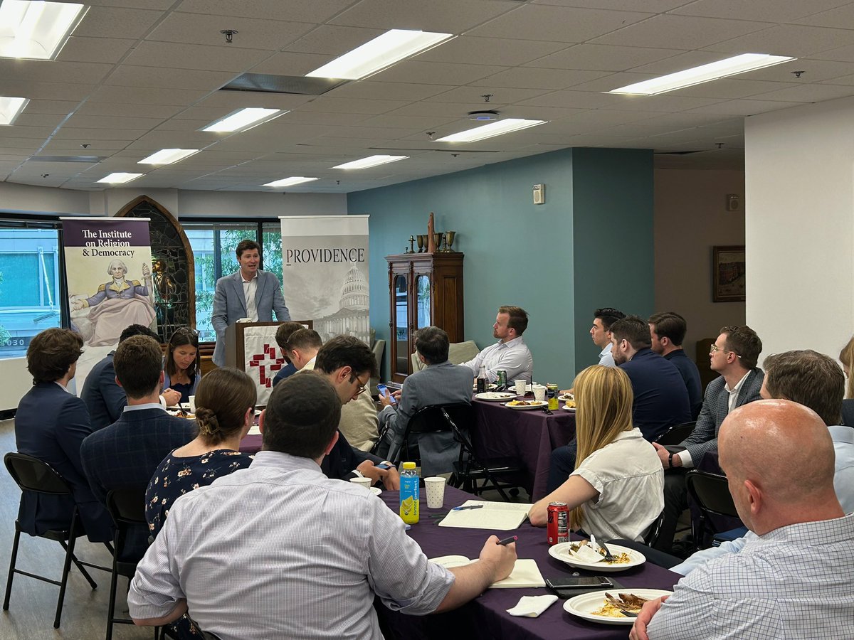 JamesDiddams's tweet image. Thanks so much to @AaronBMacLean for being @ProvMagazine’s July lunch speaker. I recommend everyone listen to Aaron’s podcast, @schoolofwarpod, and particularly the latest episode on Cromwell and the English Civil War.