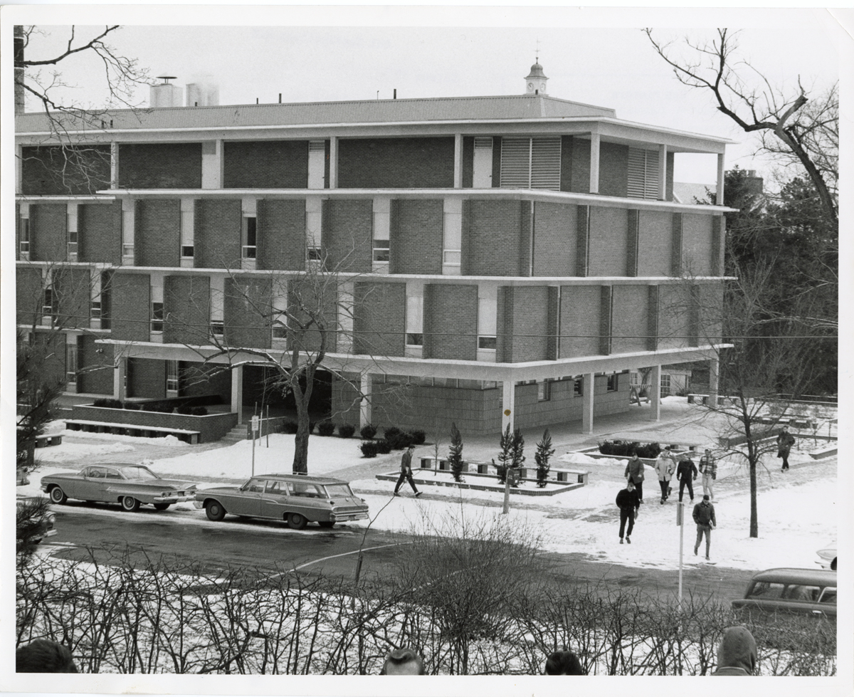 RutgersGSE's tweet image. Recognize this place? After the Rutgers Board of Governors changed our school's name to the Graduate School of Education in 1960, we moved into our new and current home. In 1963, faculty and staff moved into the new GSE building on 10 Seminary Place.