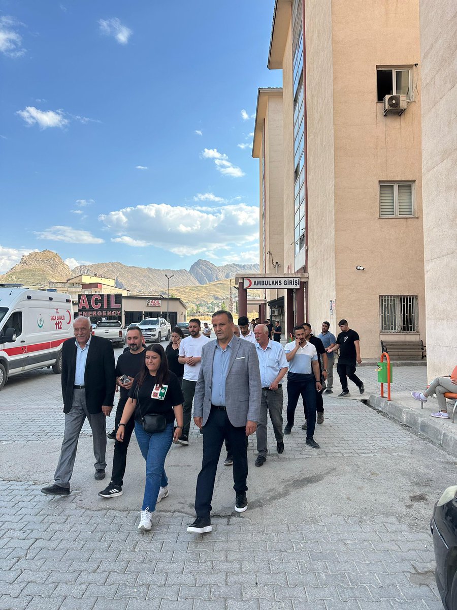 Bu gün İl Eşbaşkanlarımız ve yönetimimizle beraber hastanedeki halkımızı ziyaret ederek geçmiş olsun dileklerinde bulunduk.
<a href="/DEMGenelMerkezi/">DEM Parti</a>