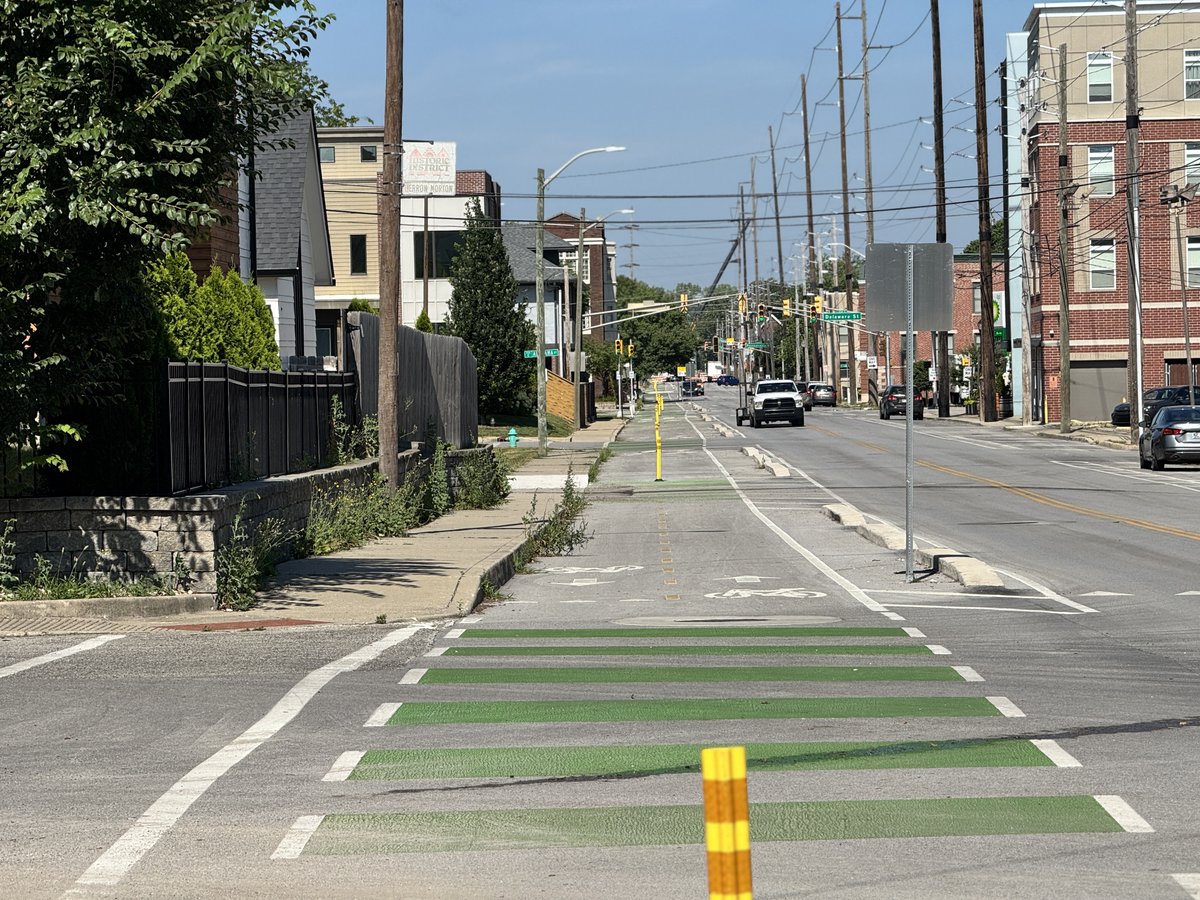 IndyDPW's tweet image. Indianapolis is looking smoother for cyclists and drivers alike! Work has pretty much wrapped up on this collaboration between the Indianapolis Department of Metropolitan Development and the Indianapolis Department of Public Works.