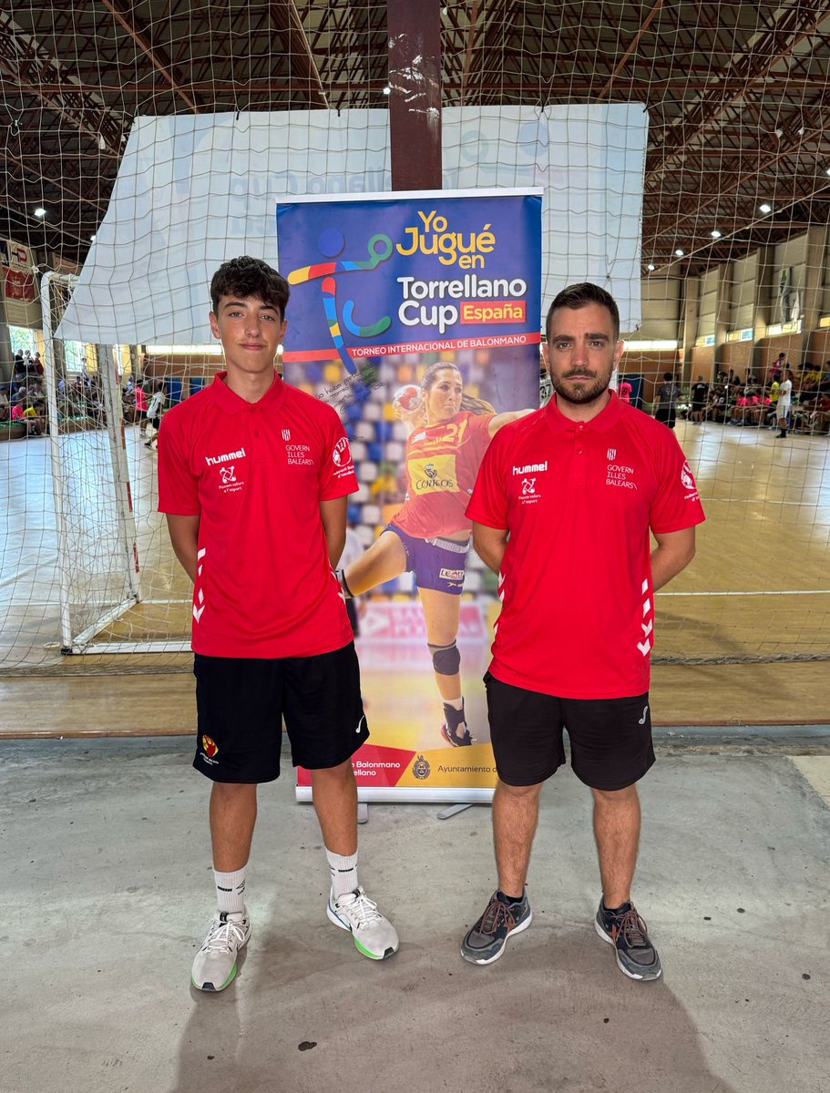 Els nostres àrbitres, al Curs Promeses de la RFEBM a la Torrellano CUP.

Theo i Andrés han estat aquesta setmana a terres alecantines per a seguir creixent i millorant el nostre arbitratge.

Bona feina! 

#HandbolALesIlles