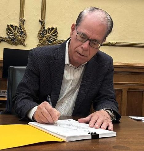 NEW: Indiana Gov. Mike Braun just released a report detailing his administration's progress in eliminating DEI.

- 350+ DEI initiatives found
- 70 DEI trainings eliminated 
- 34 grants with DEI criteria are now open to all
- 200 DEI policies adjusted to focus on merit-based