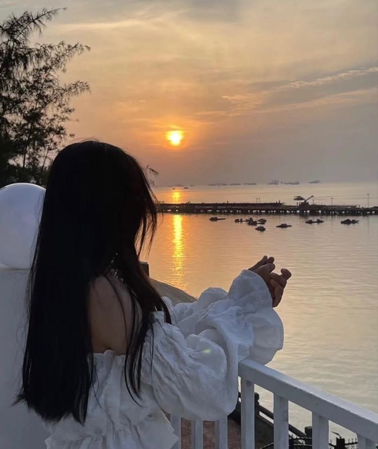 Maxadfey's tweet image. I feel so lonely, like I need someone to take care of me😘❤️.
