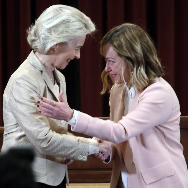 Oggi Giorgia Meloni ha perso 1 milione di voti sottomettendosi a Ursula von der Leyen.