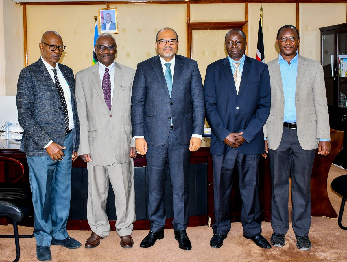 Profshaukat's tweet image. Held discussion with DVC Prof Mulaa & his team from Nuclear Science & Tech, Engineering @uonbi on proposed partnership with @IAEATC @Tsinghua_Uni 🇨🇳 on nuclear engineering programme- strengthening national programme #capacitybuilding @nuclearkenya @knrakenya @OfficePCS_KE