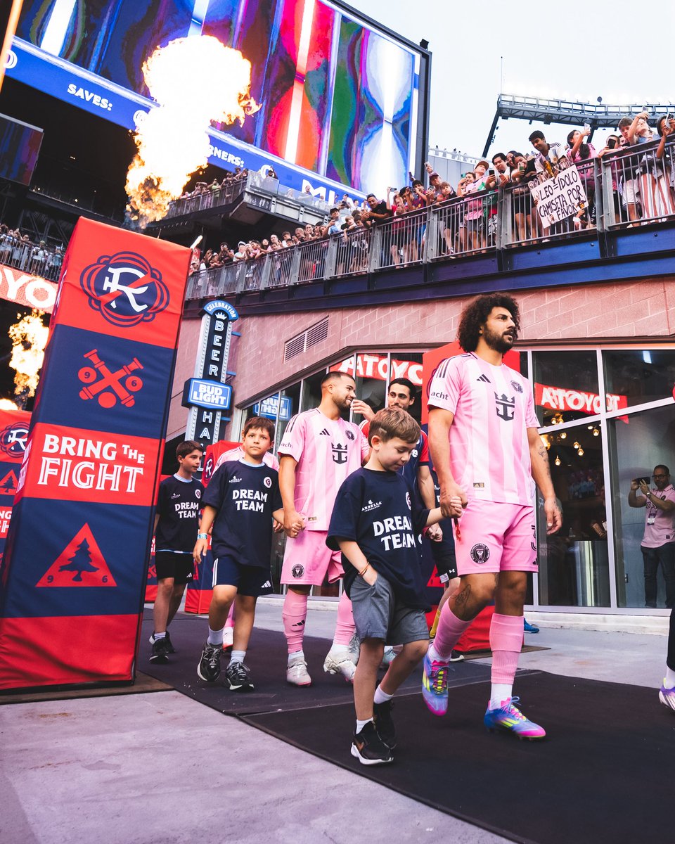 InterMiamiCF's tweet image. ➕3️⃣ on the road 🤝 Back at home this weekend. Secure your tickets: intermiamicf.co/TwitterNSH0712