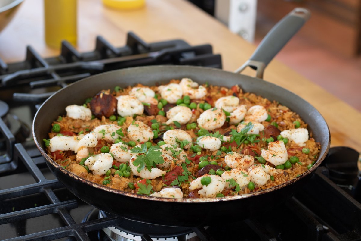 SmithsonianFolk's tweet image. Hungry for more #2025Folklife content? We've got you covered. 🍽️
Visit our website to access the recipes from this year's Festival Foodways kitchen and get a taste of the Festival at home: festival.si.edu/2025/youth-fut…