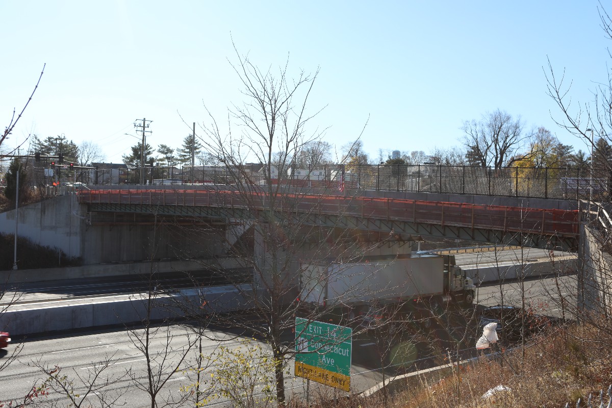 CTDOTOfficial's tweet image. #TeamCTDOT took home three America’s #Transportation Awards for the Northeast Region! The Fairfield Ave Bridge project in Norwalk, the Derby-Shelton bike and pedestrian safety improvement project, and the Wrong Way Detection program took home awards! portal.ct.gov/dot/ctdot-pres…