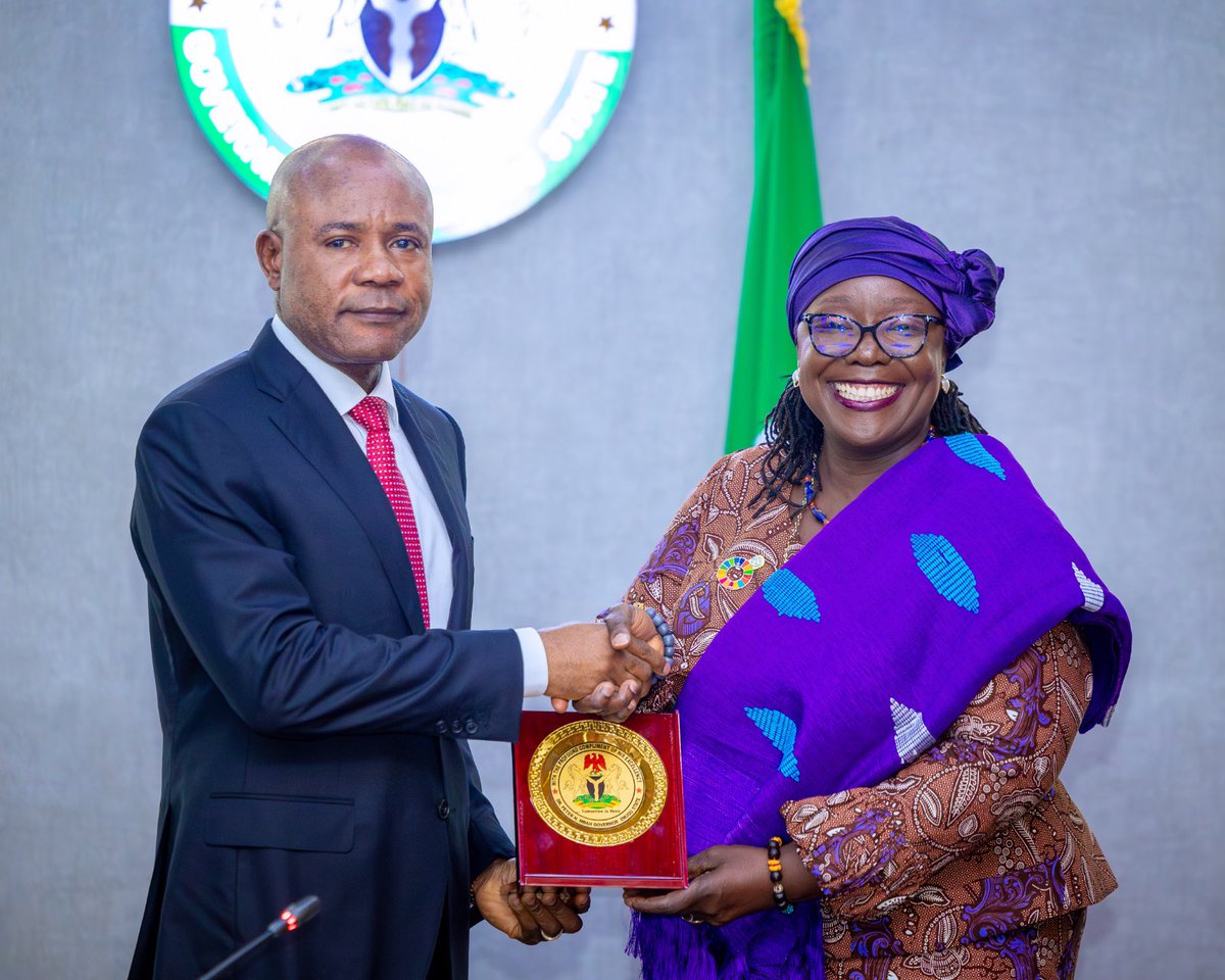 PNMbah's tweet image. Today, I was honoured to receive the United Nations Development Programme (UNDP) Resident Representative in Nigeria, Ms. Elsie G. Attafuah, at the Government House, Enugu.
We had a robust conversation about our efforts to drive inclusive growth across education, healthcare, the…