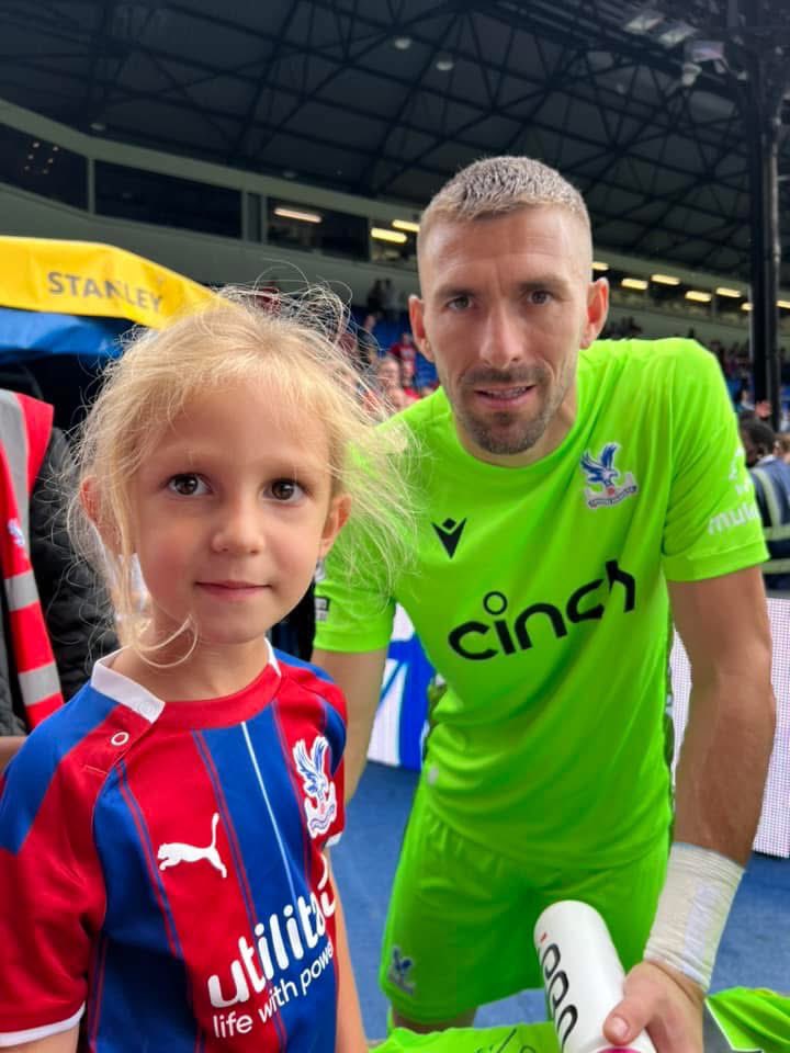 Danny_CPFC's tweet photo. @jamesmbyrne Loved the bloke! @vguaita13 ❤️💙 https://t.co/Jmh3sn9P6x