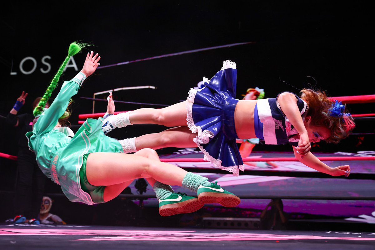Sukeban_World's tweet image. Sareee Bomb defeated Maya Mamushi to retain the Sukeban World Championship 🍒💣
Los Angeles
July 5, 2025
📸 @melina_pizano