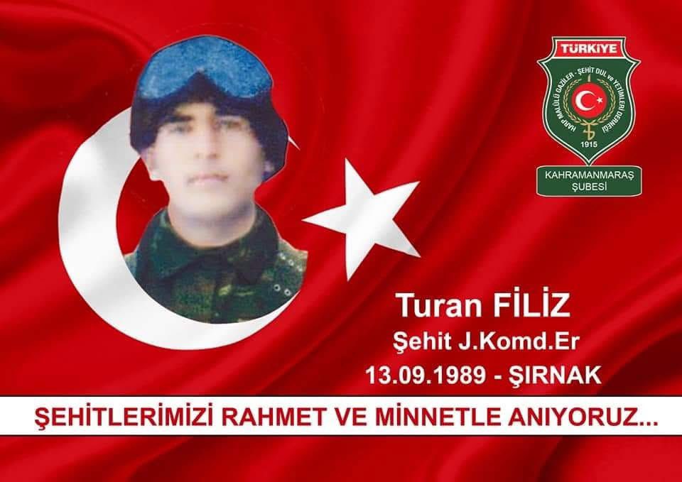 1989'da vatan için canını feda eden Koca Turan FİLİZ,

Aziz ruhun gözyaşlarıyla bu günleri izliyor biliyorum.

İnan bu tavizler, yüz vermeler bir çok kişinin yüreklerini kanatıyor.

Affet Bizi