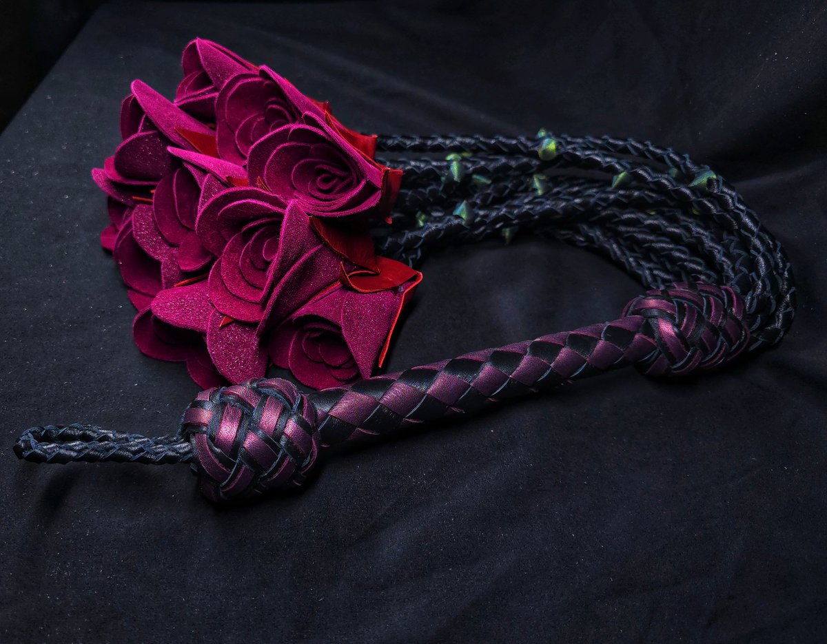 FirebirdLeather's tweet image. Rose flogger. The full dozen. Available in the Private Collextion dropping this Saturday for mailing list subscribers only.
