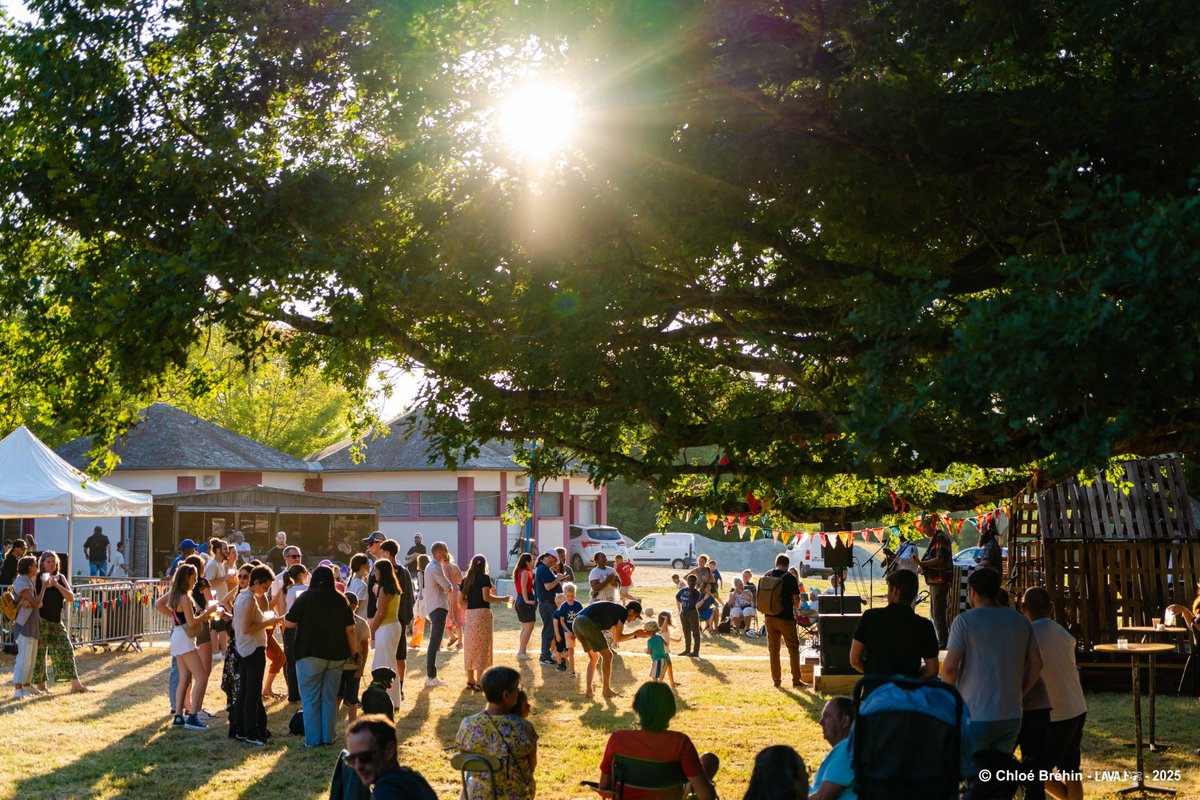 [EN IMAGES] Soleil et chaleur au rendez-vous pour lancer la saison des guinguettes de la Plaine d’aventure ce 10 juillet ! Jeux, défis, animations en famille… puis concert vibrant de Sékou Bah &amp; Badégna Foli, entre reggae et afrogroove.
