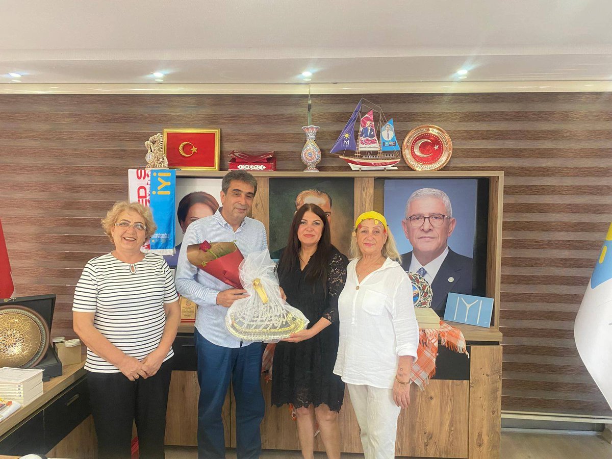 İYİ Parti Antalya İl Başkanlığı (@antalyaiyiparti) on Twitter photo Vefakar Türk Kadınları Emine Mine Taşkın, Nevin Tunçlu ve Fahriye Aydınlar, İl Başkanımız Ali Adnan Kaya'yı ziyaret etti.
Nazik ziyaretlerinden dolayı şükranlarımızı sunuyoruz.
<a href="/MDervisogluTR/">Müsavat Dervişoğlu</a>
<a href="/HasanToktasTR/">Hasan Toktaş</a>
<a href="/Yucel_Kesen/">Yücel Kesen</a>
<a href="/aliadnankaya/">Ali Adnan KAYA</a>
<a href="/iyiparti/">İYİ Parti</a> Vefakar Türk Kadınları Emine Mine Taşkın, Nevin Tunçlu ve Fahriye Aydınlar, İl Başkanımız Ali Adnan Kaya'yı ziyaret etti.
Nazik ziyaretlerinden dolayı şükranlarımızı sunuyoruz.
<a href="/MDervisogluTR/">Müsavat Dervişoğlu</a>
<a href="/HasanToktasTR/">Hasan Toktaş</a>
<a href="/Yucel_Kesen/">Yücel Kesen</a>
<a href="/aliadnankaya/">Ali Adnan KAYA</a>
<a href="/iyiparti/">İYİ Parti</a>