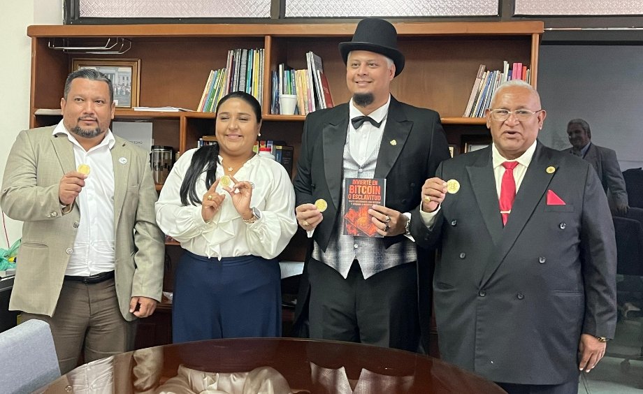 Presentación de mi libro Facultad de Administración de la Universidad de Guayaquil