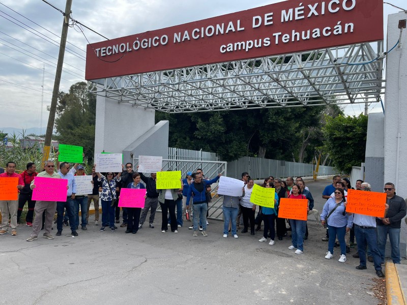 MeganoticiasTEH's tweet image. 📢 Trabajadores del Tec de Tehuacán exigen pagos atrasados 💸. Se alistan para protesta nacional con +36 mil empleados.

#ProtestaLaboral #TecNM #JusticiaSalarial #MéxicoUnido ✊

Da clic aquí👇:
meganoticias.mx/tehuacan/notic…