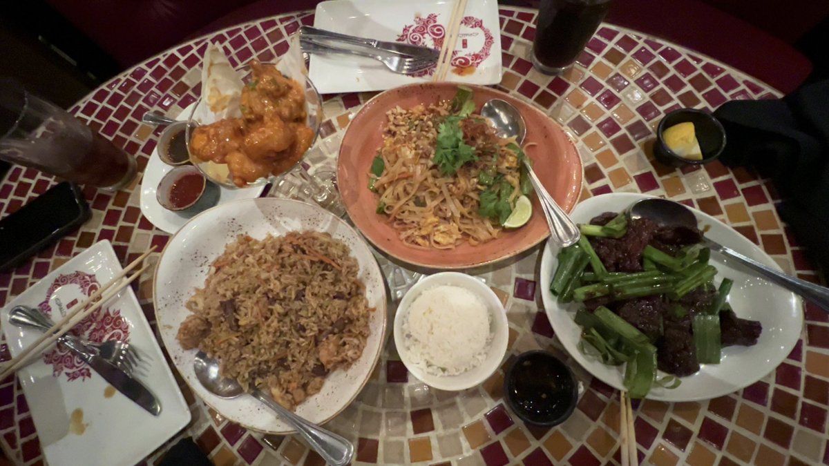 champchoco88's tweet photo. 🍽️😋 https://t.co/wkIONNO5aU