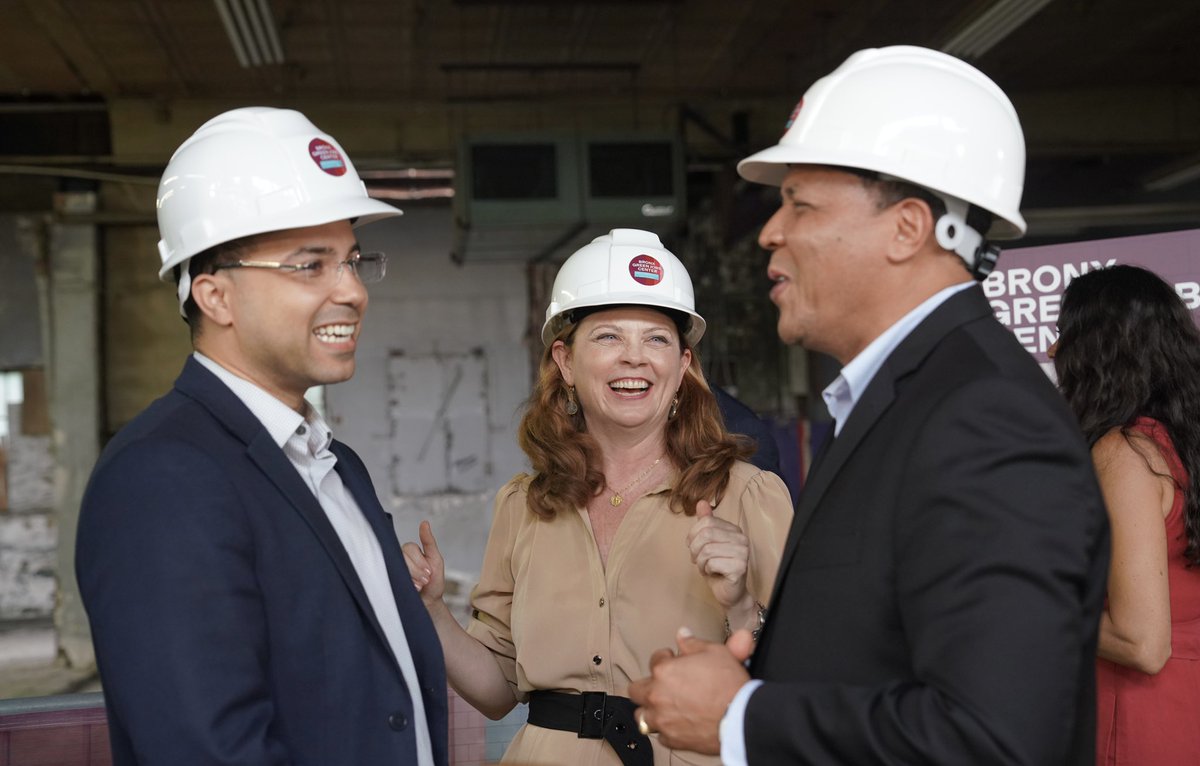 Oswald Feliz (@oswaldfeliz) on Twitter photo Proud to have joined <a href="/FordhamNYC/">Fordham University</a> President Tetlow and colleagues in government, and celebrate the construction of a new community center on Fordham Road! Proud to have joined <a href="/FordhamNYC/">Fordham University</a> President Tetlow and colleagues in government, and celebrate the construction of a new community center on Fordham Road!