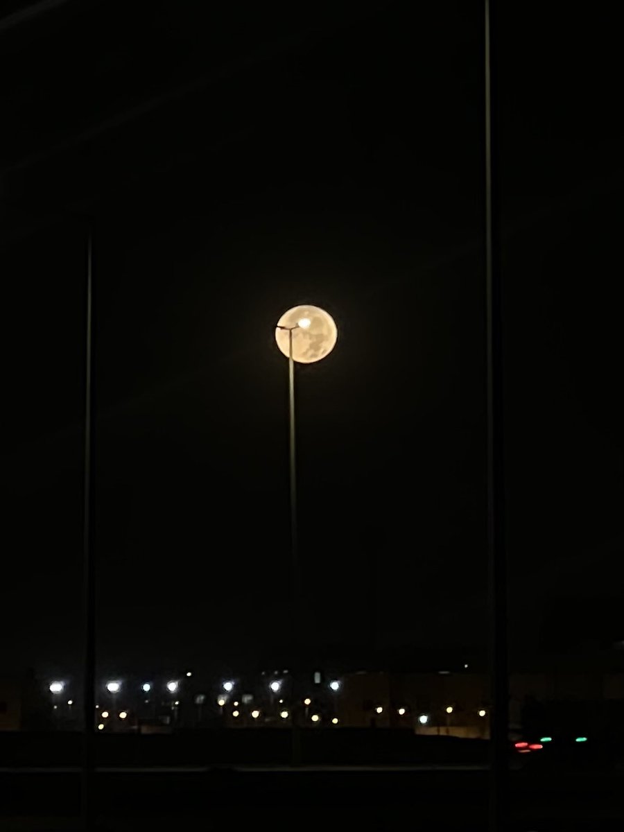 تصويري توقعون  ادخل موسوعة #guinness
#قمر_الليلة