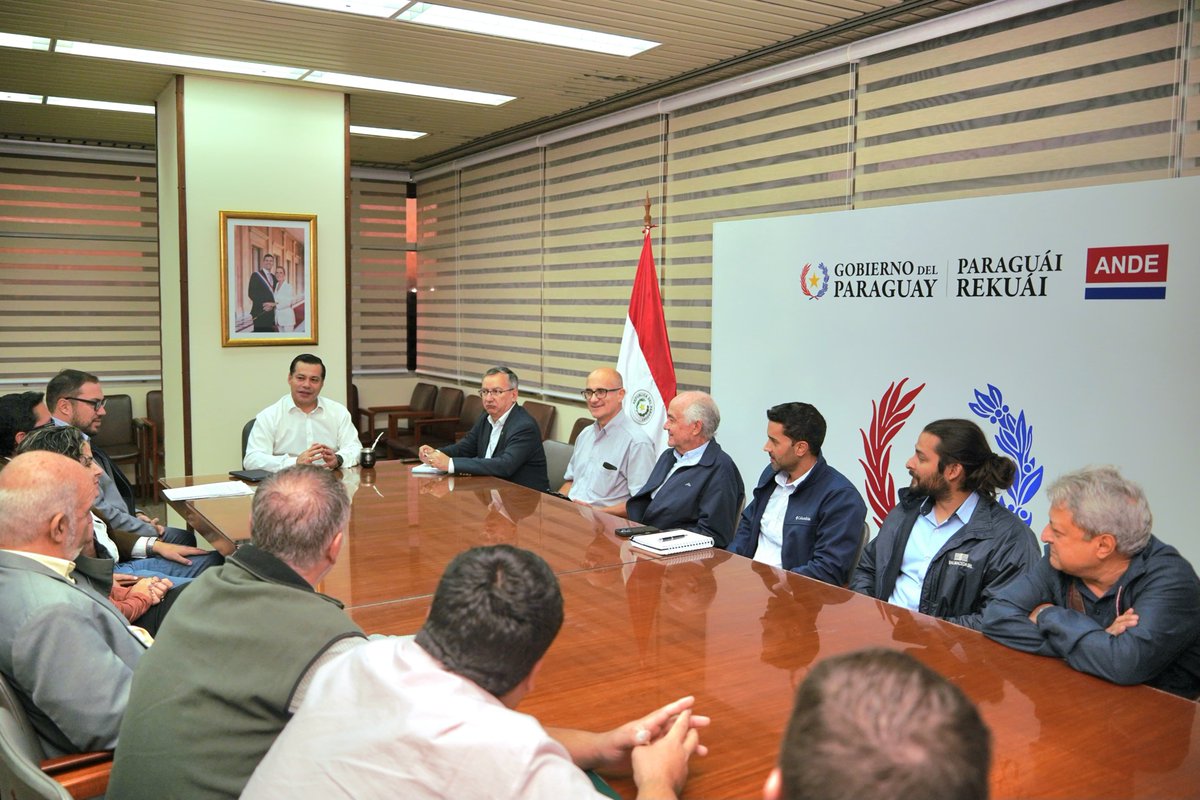CECOEL1's tweet photo. CECOEL y ANDE @ANDEOficial  mantuvieron hoy una reunión clave. Se acordó conformar una mesa de trabajo conjunta.
🤝 ¡Comprometidos con el fortalecimiento del sector eléctrico!
#CECOEL #ANDE #CooperaciónInstitucional #MesaDeTrabajo https://t.co/UGeC6yq8a1