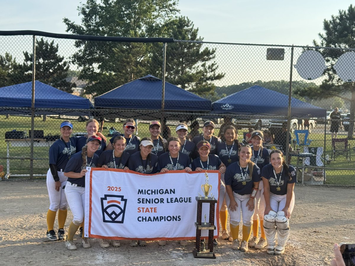 Made a quick pit stop on the way home from Colorado 🏔️ to play with my childhood friends.  We won our state 🏆 and I can’t wait to play at regionals in Kentucky. I pitched 4 innings, striking out 7 🔥 and allowing 1 run. I also went 6 for 7 at the plate with 4 singles ➕ 2
