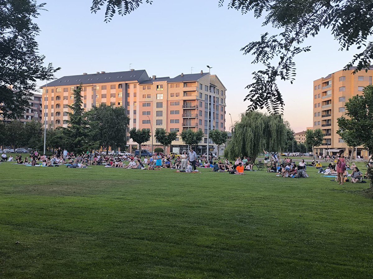 Por motivos ajenos a la Concejalía de Acción y Promoción Cultural, nos vemos obligados a suspender la proyección de Cine de Verano, emplazando al público al próximo jueves día 17 a las 22.30 horas.
Se seguirá la programación establecida. Gracias y disculpen las molestias.