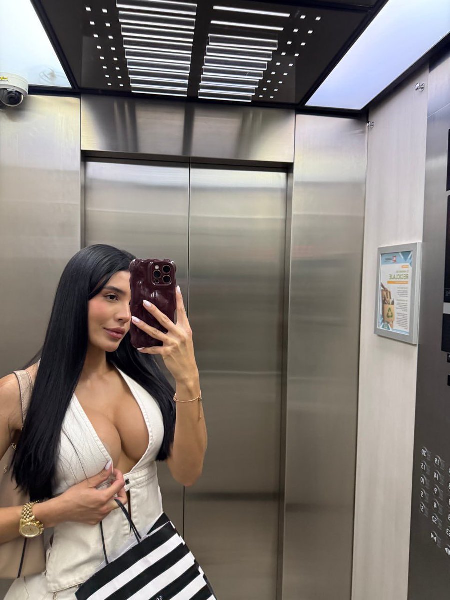 Just told him “I’m 5 mins away, I’m in the car—wait for me pls” on the phone…
and guess what I just realized?
No gas. Not even a drop.
Guess I’m calling an Uber and showing up like nothing happened lol