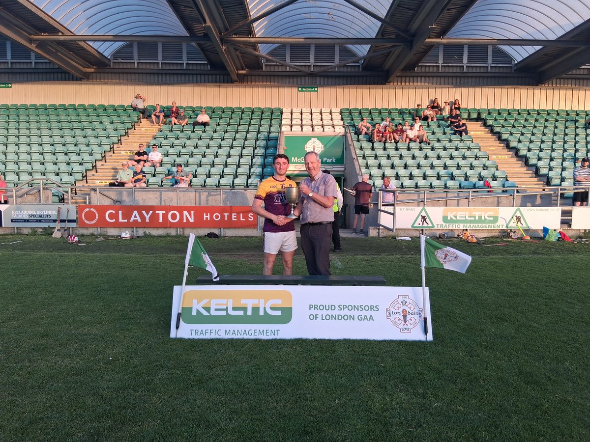 Congratulations to Fr. Murphy's who won the Keltic Traffic Management Division 2 Hurling beating St. Gabriel's 4-10 - 1-12 this evening.

Fr. Murphy's captain Tom Foley accepted the trophy from London GAA chairperson Tony O'Halloran.