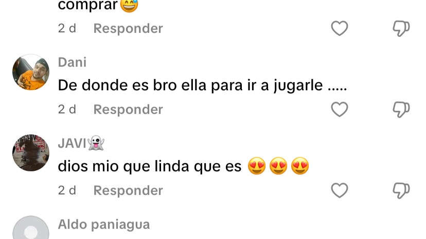 Una nena de no más de 10 años para subsistir se ve obligada a vender bombones a altas horas de la noche en el centro de asunción y esto es lo que se les ocurre comentar:

“No todos los hombres” pero de alguna manera SIEMPRE es un hombre