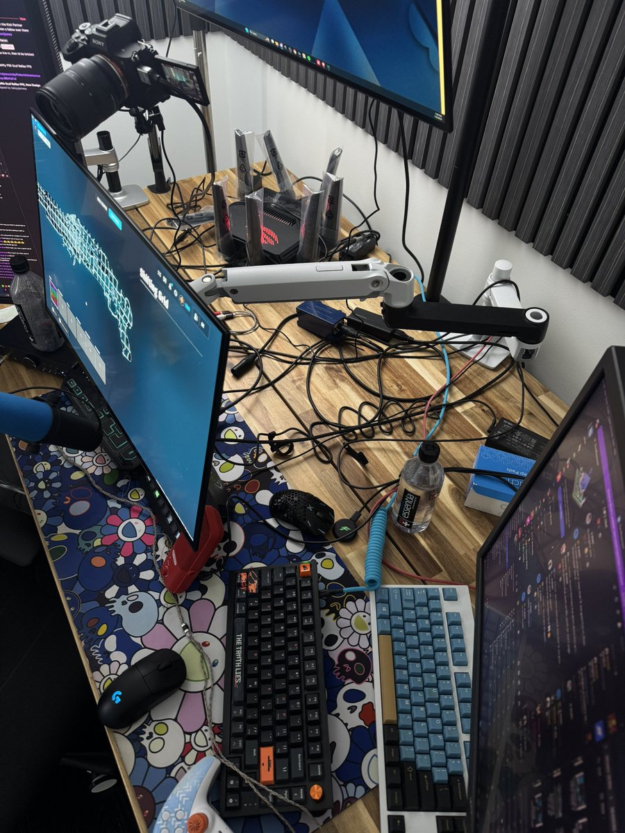 AverageJoeWo's tweet image. How’s yalls cable management?