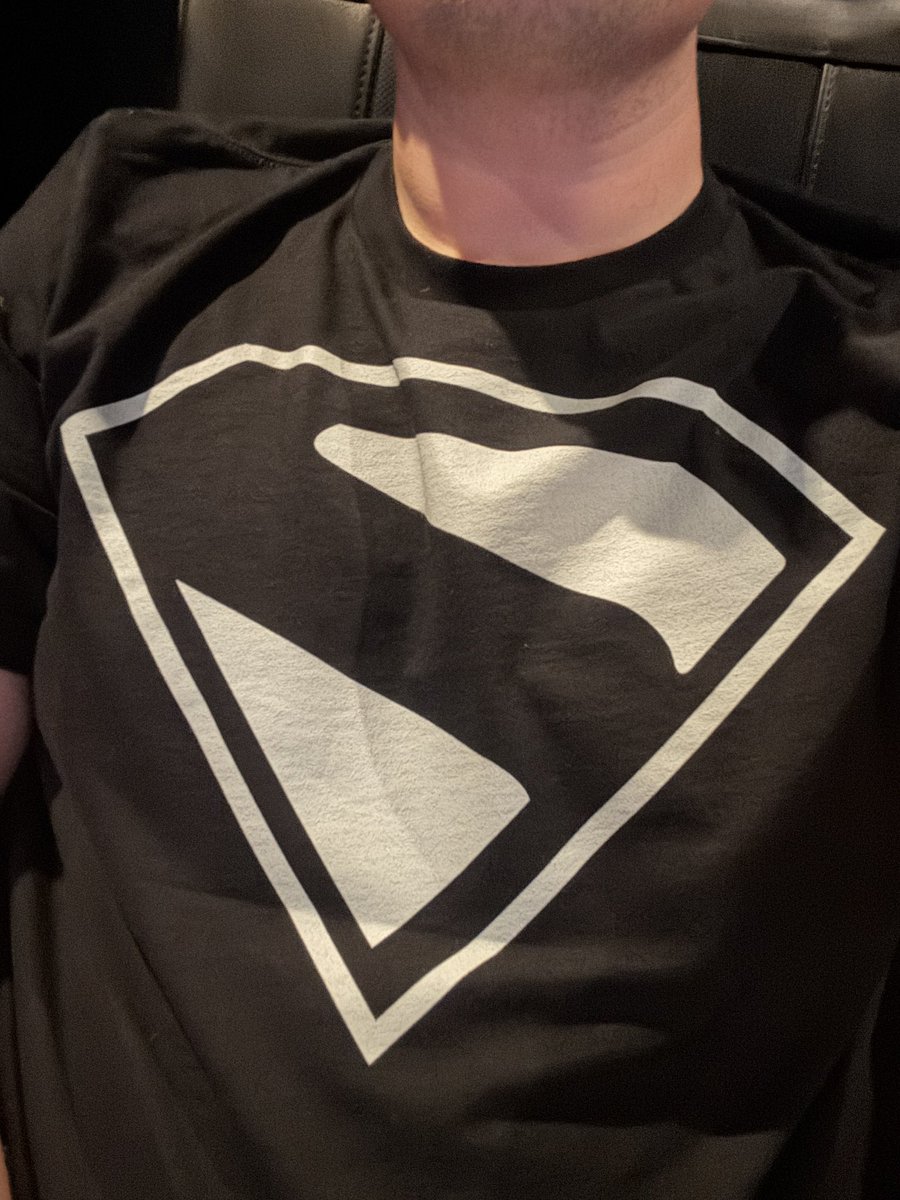 Cozzzzylion's tweet image. Round two for #superman
Still very excited and another big audience!!