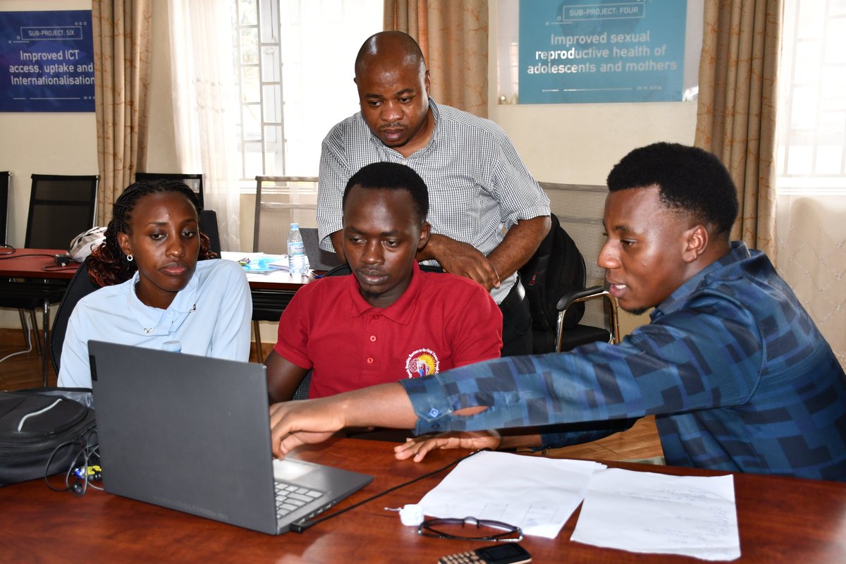 KreativeCampus's tweet image. The #DesignSprint Bootcamp is on, at @MbararaUST!

This is a focused, five-day workshop where multidisciplinary teams rapidly are solving real challenges through user-centered design. Hosted by Dr. @kimrichies, facilitated by Prof. Jo Sungbae from @HandongUniv, South Korea and in…